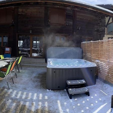 La Grange A Coco Avec Jacuzzi Bourg-Saint-Pierre Exterior foto